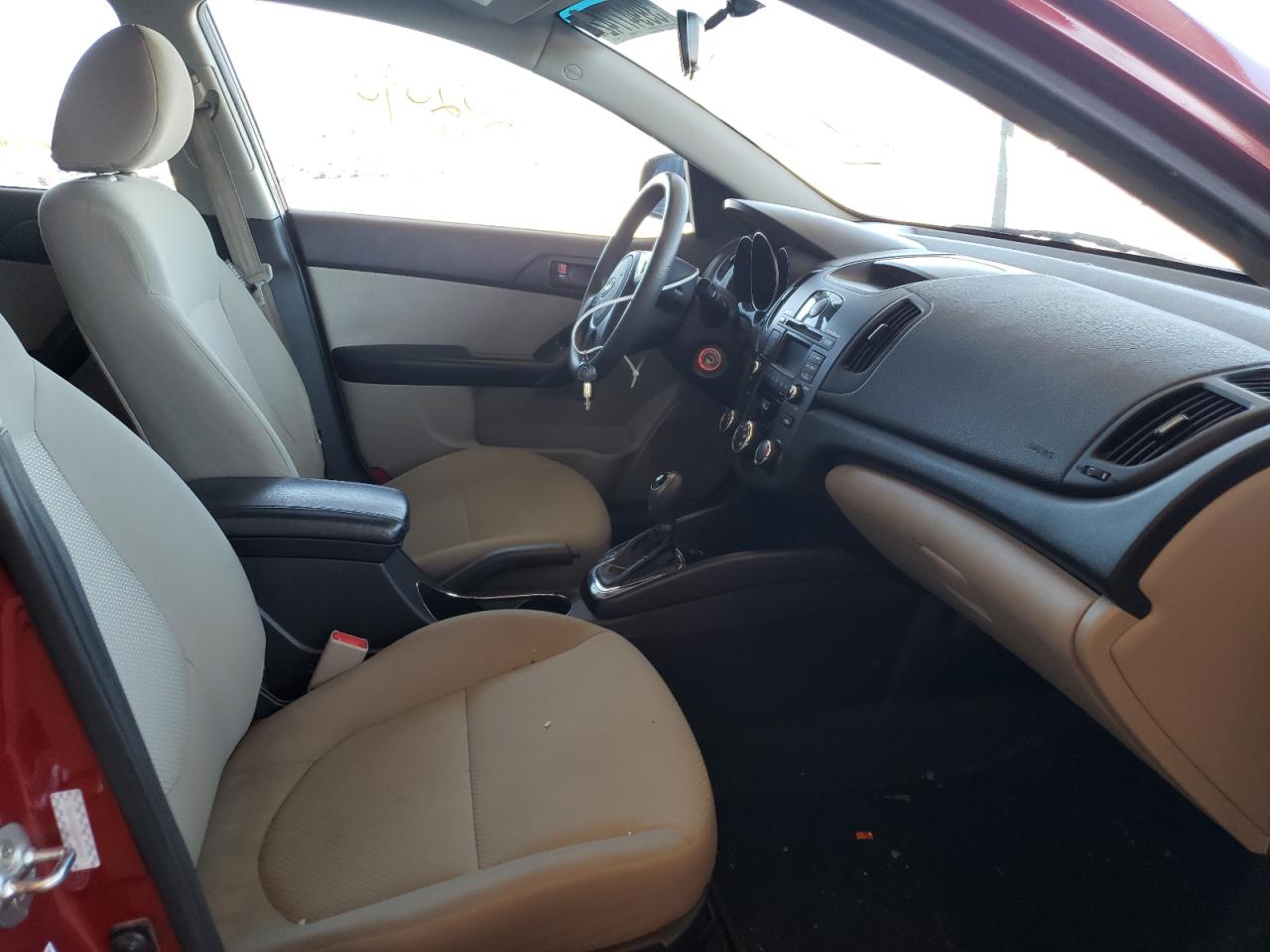 Photo 5 from auction – 2011 KIA FORTE EX with VIN KNAFU4A22B5381049