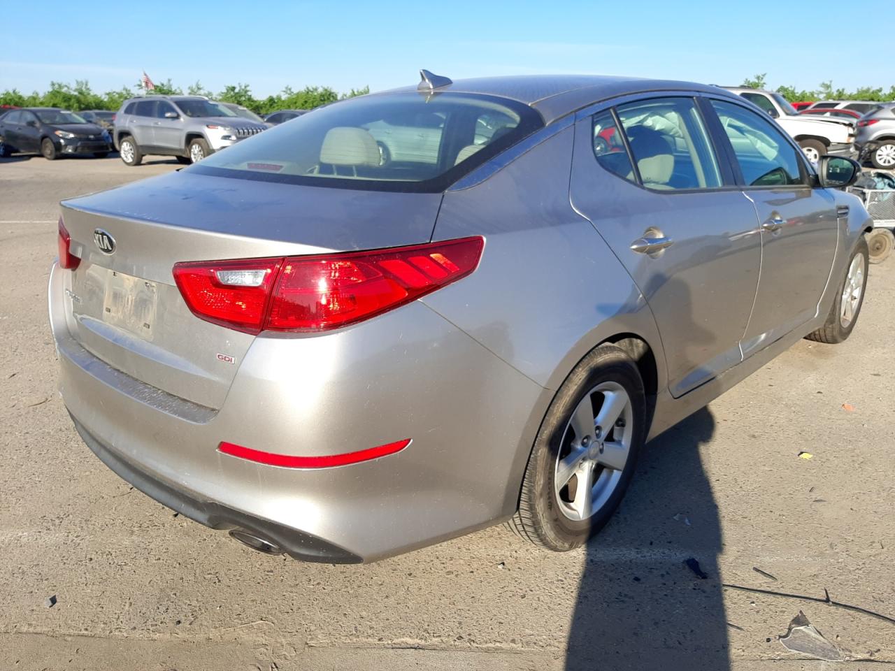 Photo 4 from auction – 2015 KIA OPTIMA LX with VIN KNAGM4A71F5572564