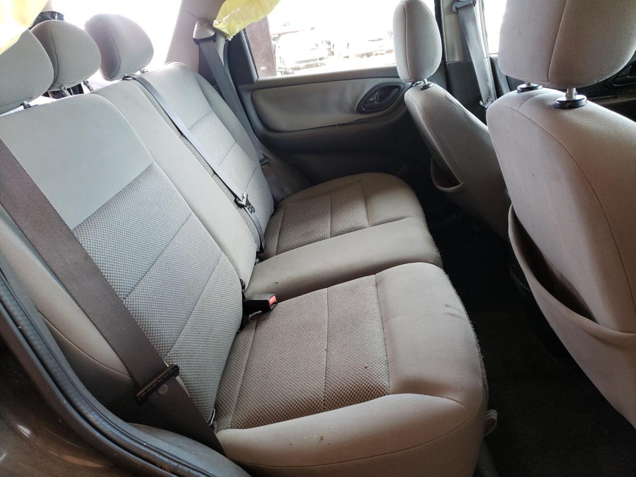 Photo 6 from auction – 2006 FORD ESCAPE XLT with VIN 1FMCU93136KA44674