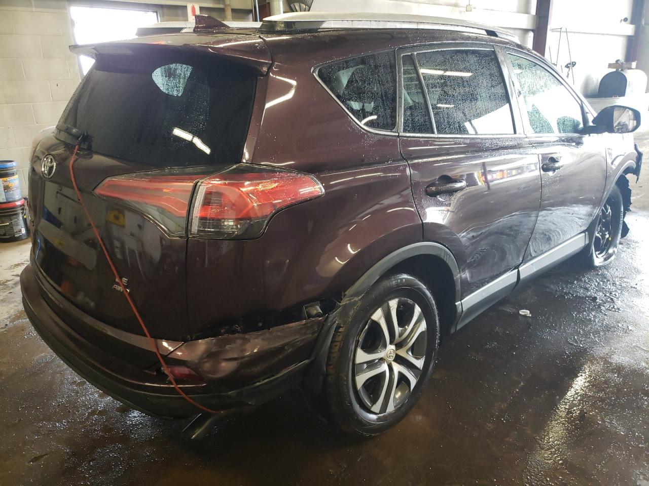 Photo 4 from auction – 2016 TOYOTA RAV4 LE with VIN 2T3BFREV5GW426708