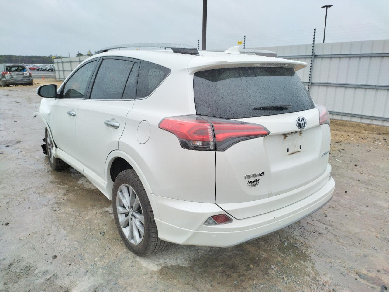 Photo 3 from auction – 2017 TOYOTA RAV4 LIMIT with VIN 2T3YFREV2HW340283