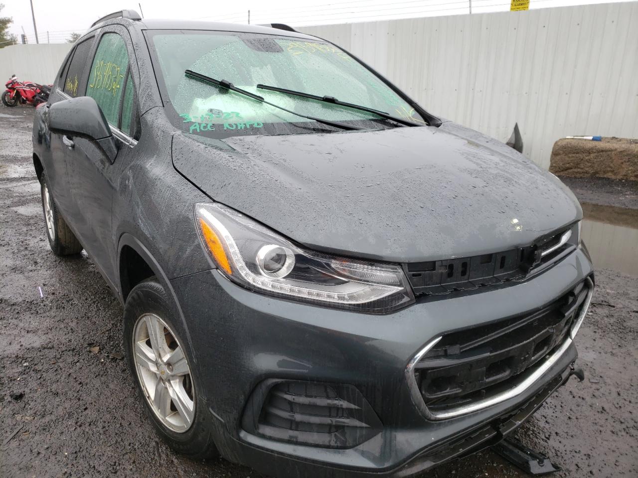CHEVROLET TRAX 1LT 2018 with VIN KL7CJPSB5JB693930 - Photo from auction