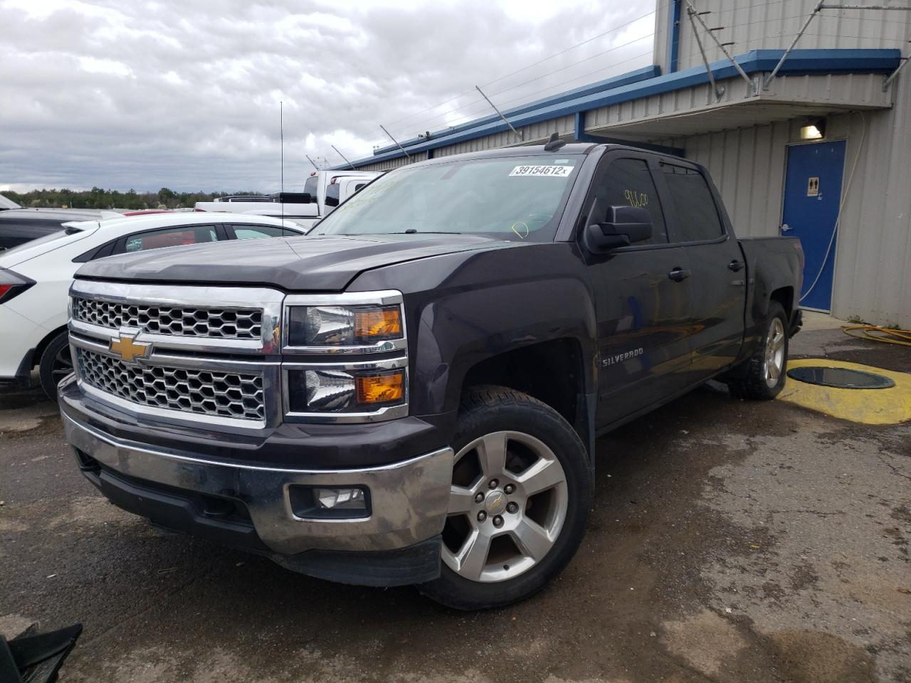 Photo 2 from auction – 2015 CHEVROLET SILVERADO with VIN 3GCUKREC1FG343455