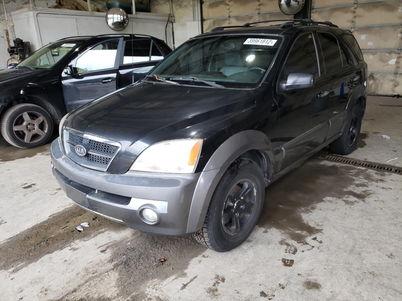 Photo 2 from auction – 2005 KIA SORENTO EX with VIN KNDJC733655380109