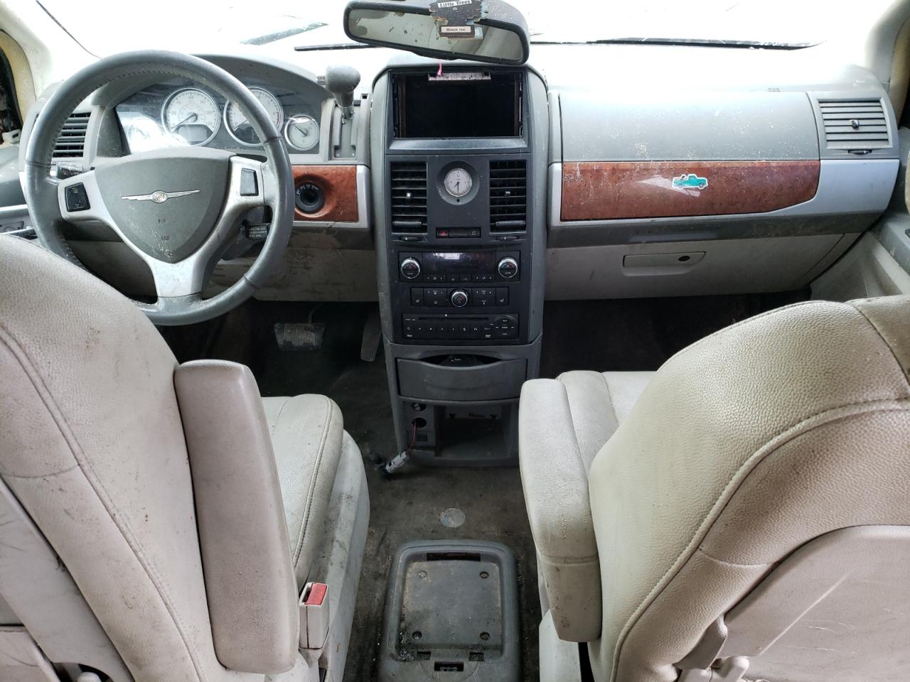 Photo 9 from auction – 2008 CHRYSLER TOWN & COU with VIN 2A8HR54P98R673022