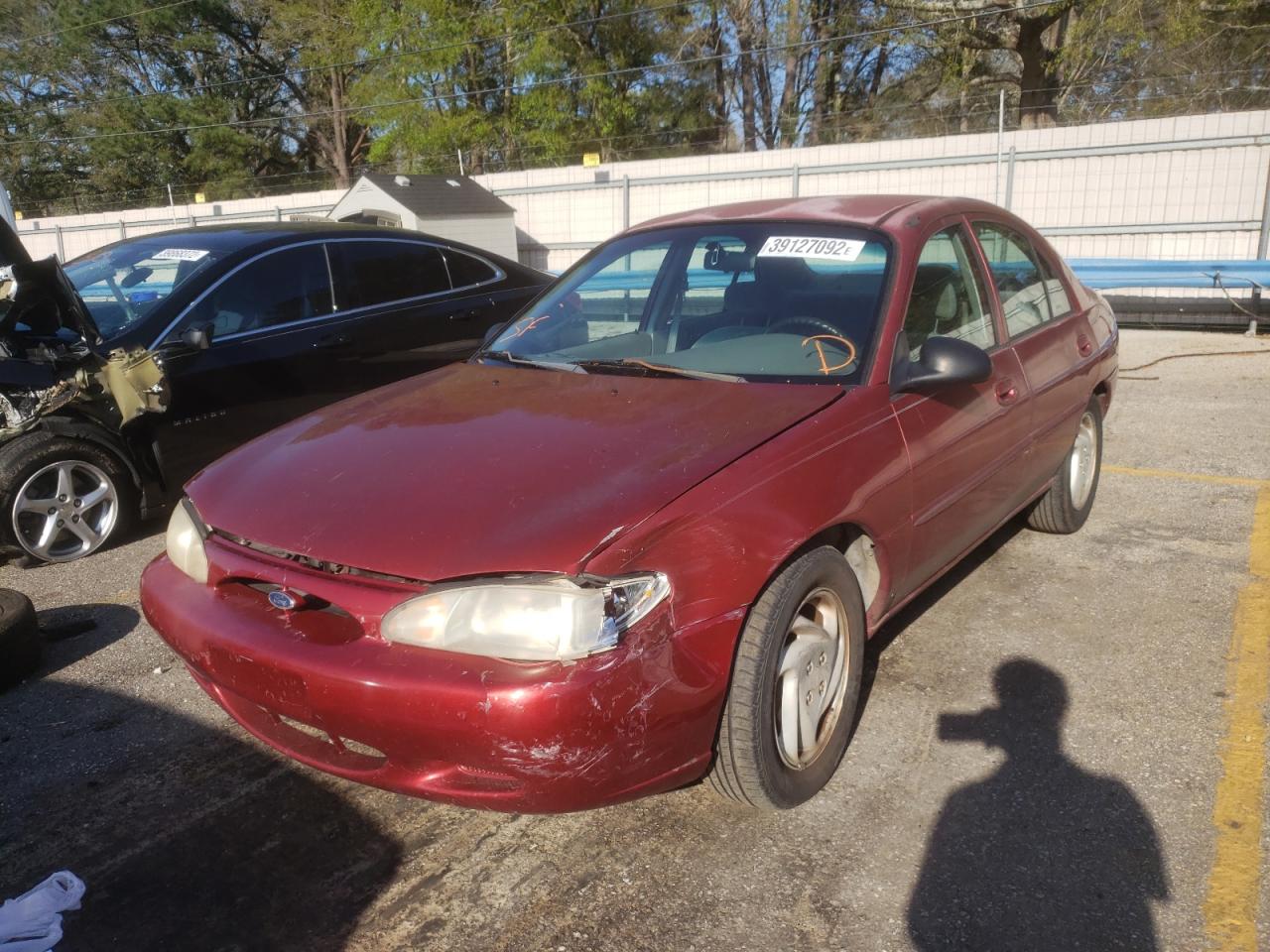 Photo 2 from auction – 1999 FORD ESCORT SE with VIN 1FAFP13P3XW127620