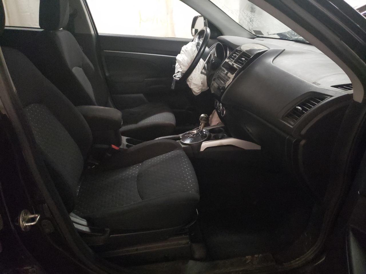 Photo 5 from auction – 2011 MITSUBISHI OUTLANDER with VIN JA4AR4AU7BZ015543