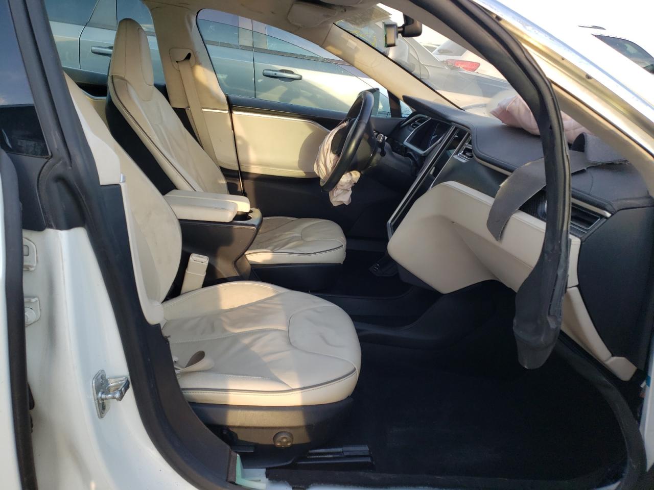 Photo 5 from auction – 2012 TESLA MODEL S with VIN 5YJSA1DP0CFS00739