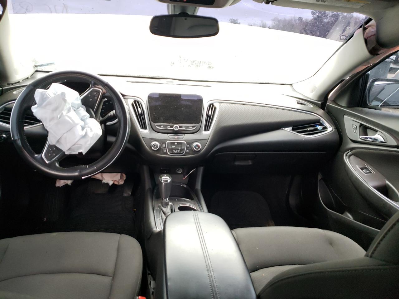 Photo 5 from auction – 2018 CHEVROLET MALIBU LT with VIN 1G1ZD5STXJF237571