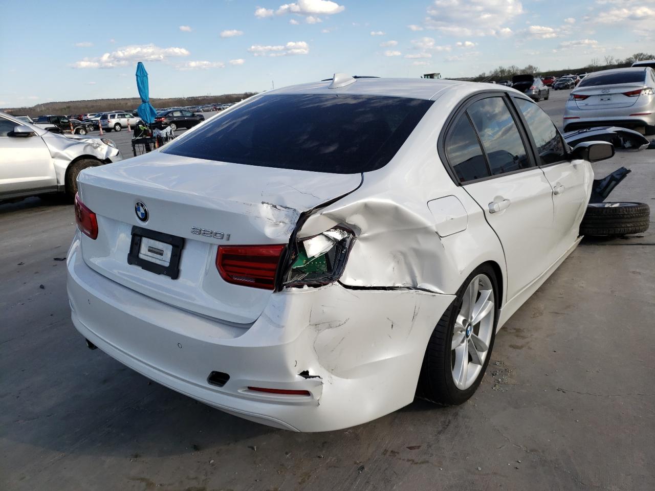 Photo 4 from auction – 2018 BMW 320 I with VIN WBA8E1G55JNU92523
