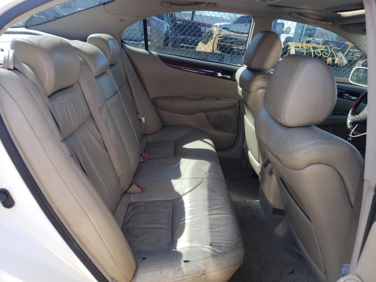 Photo 6 from auction – 2003 LEXUS ES 300 with VIN JTHBF30G730126042