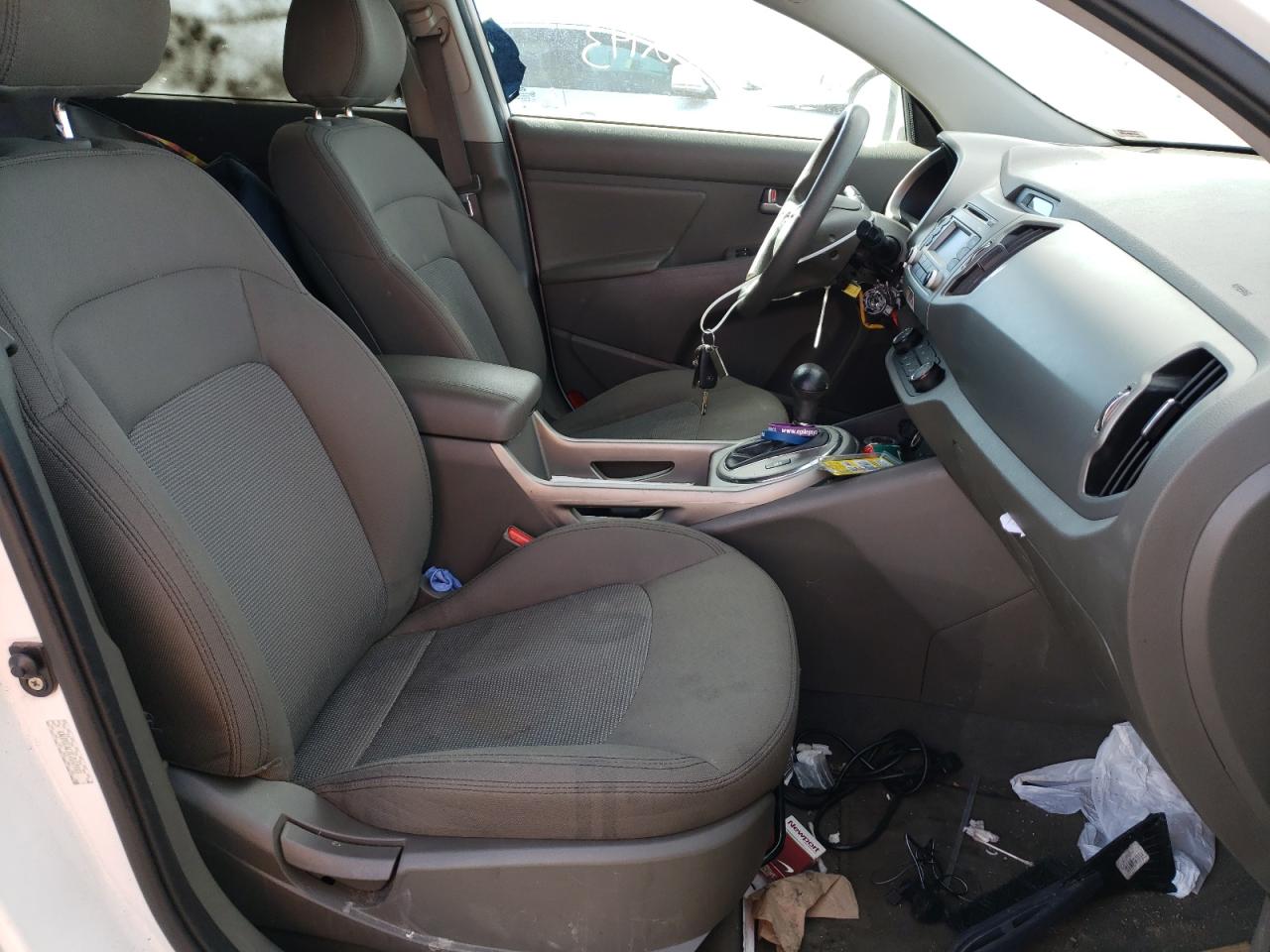 Photo 5 from auction – 2014 KIA SPORTAGE L with VIN KNDPBCAC2E7597993