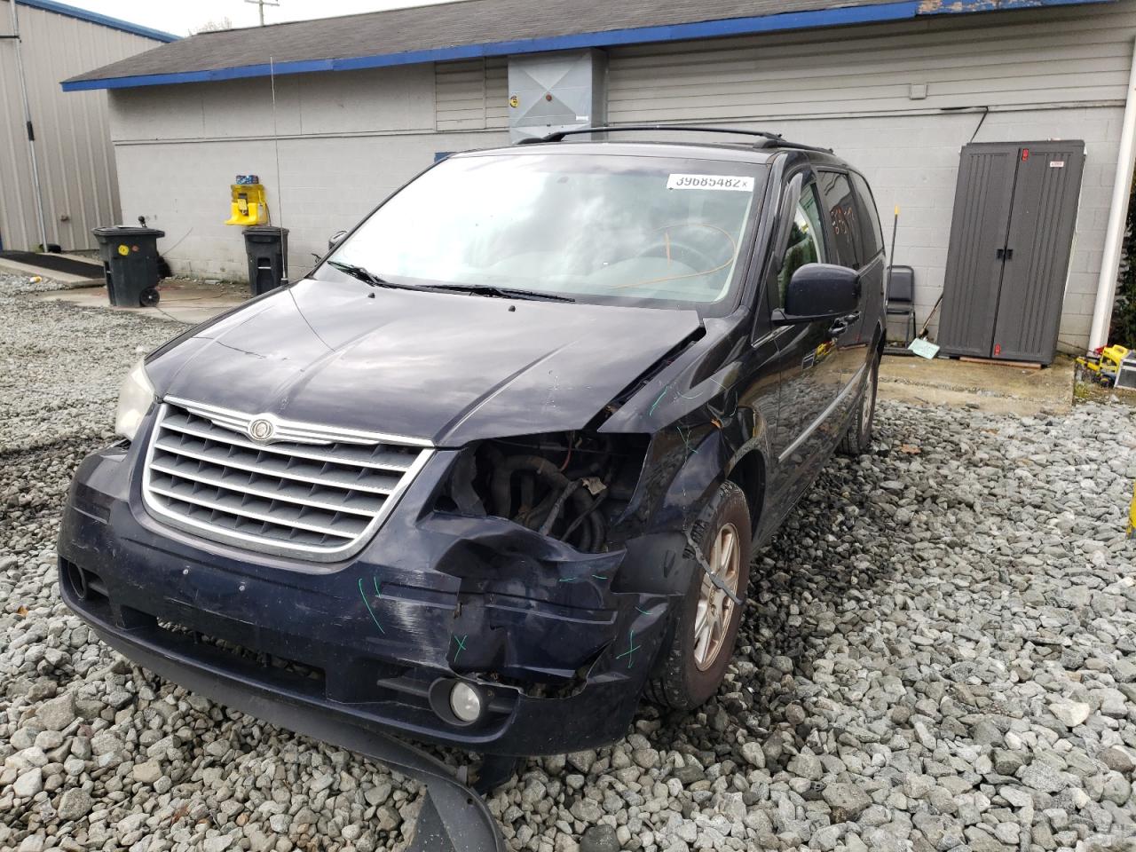 Photo 2 from auction – 2010 CHRYSLER TOWN & COU with VIN 2A4RR5D18AR449019