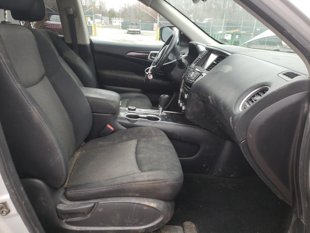 Photo 5 from auction – 2017 NISSAN PATHFINDER with VIN 5N1DR2MM6HC648626