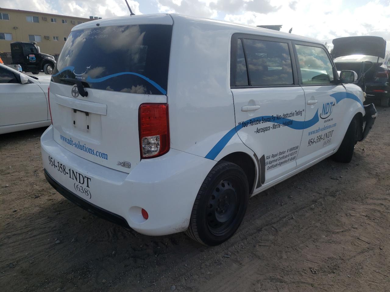 Photo 4 from auction – 2014 TOYOTA SCION XB with VIN JTLZE4FEXEJ049019
