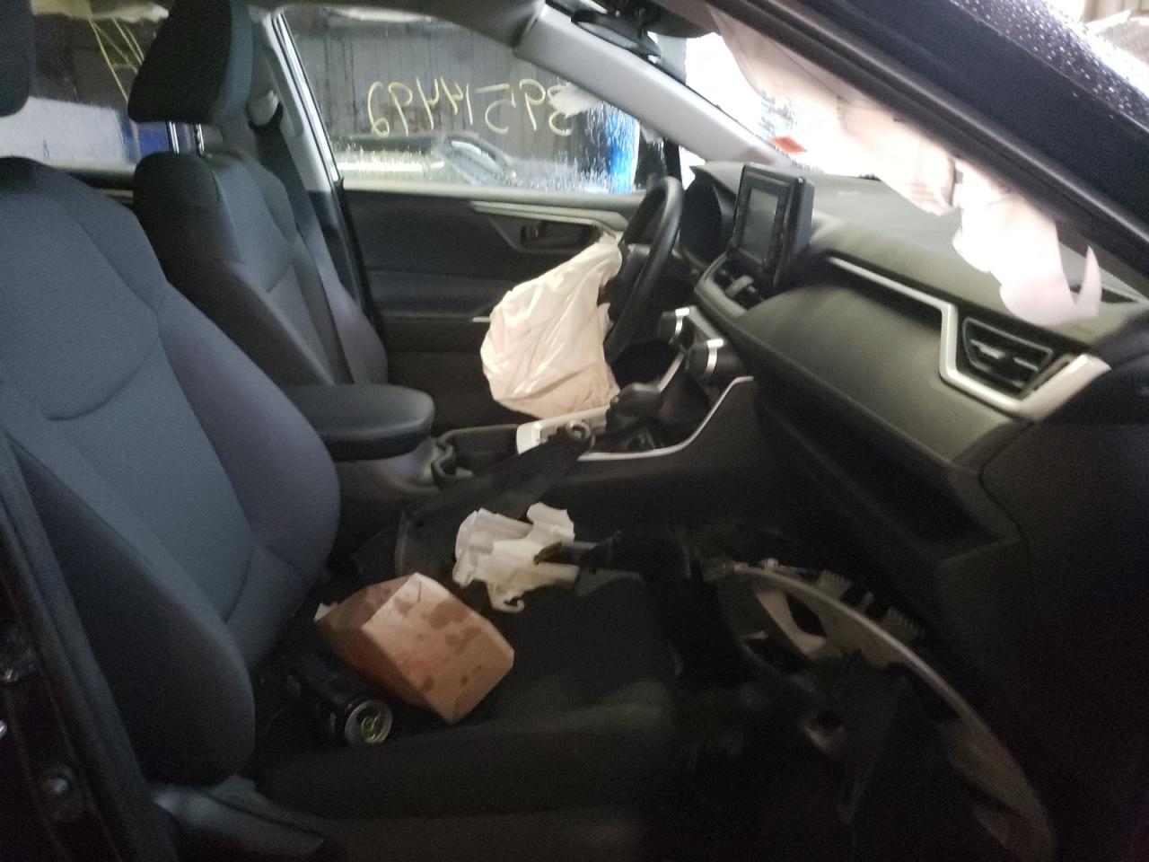 Photo 5 from auction – 2021 TOYOTA RAV4 LE with VIN 2T3F1RFV1MC235587