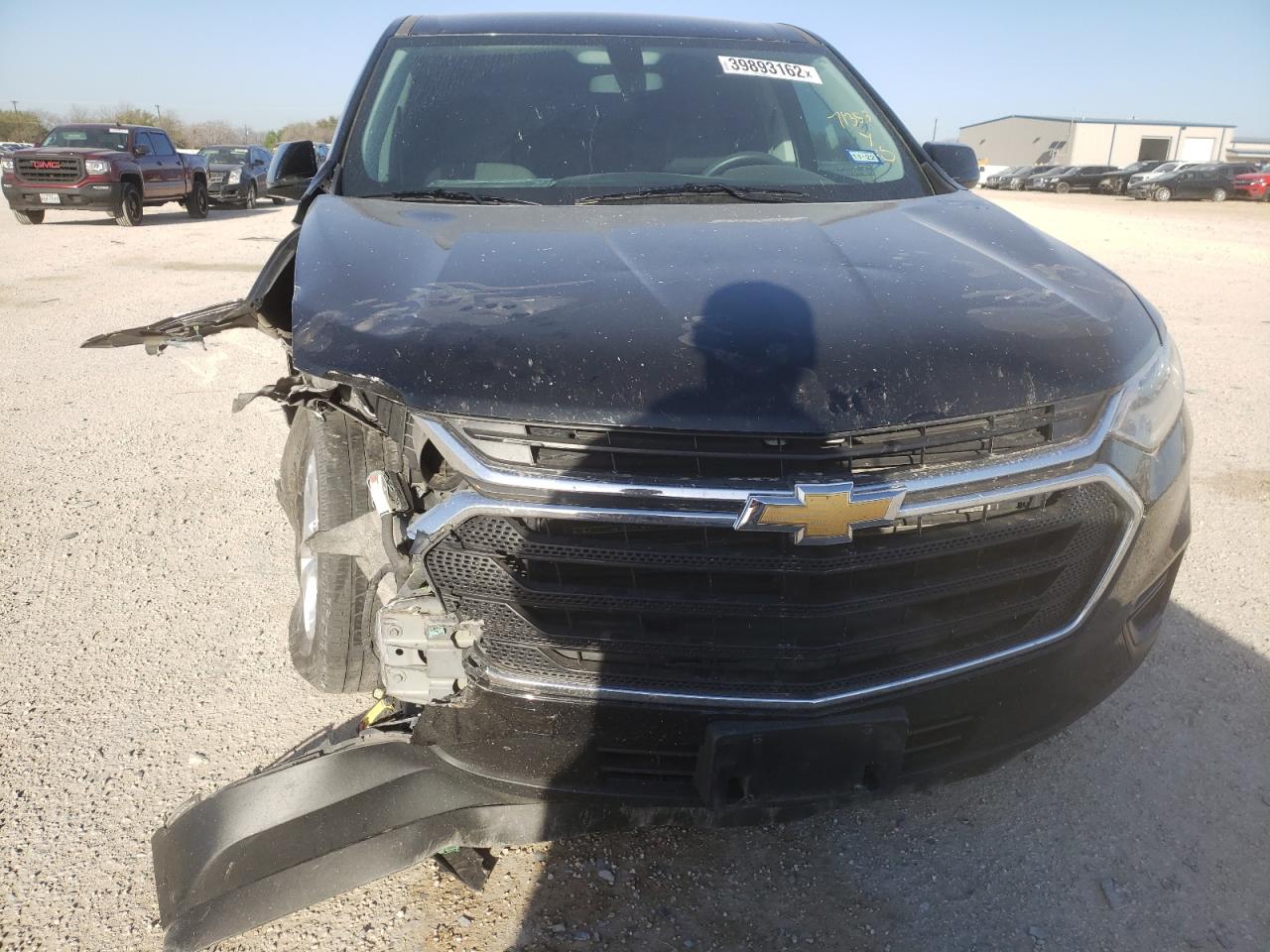 Photo 9 from auction – 2018 CHEVROLET TRAVERSE L with VIN 1GNERFKW5JJ132853