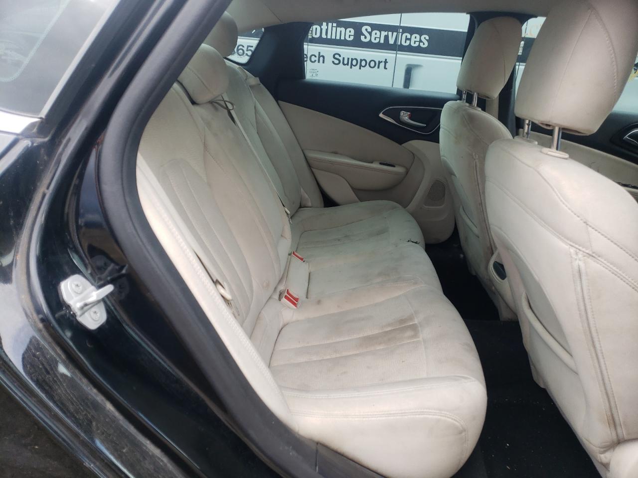 Photo 6 from auction – 2015 CHRYSLER 200 LIMITE with VIN 1C3CCCAB7FN627655