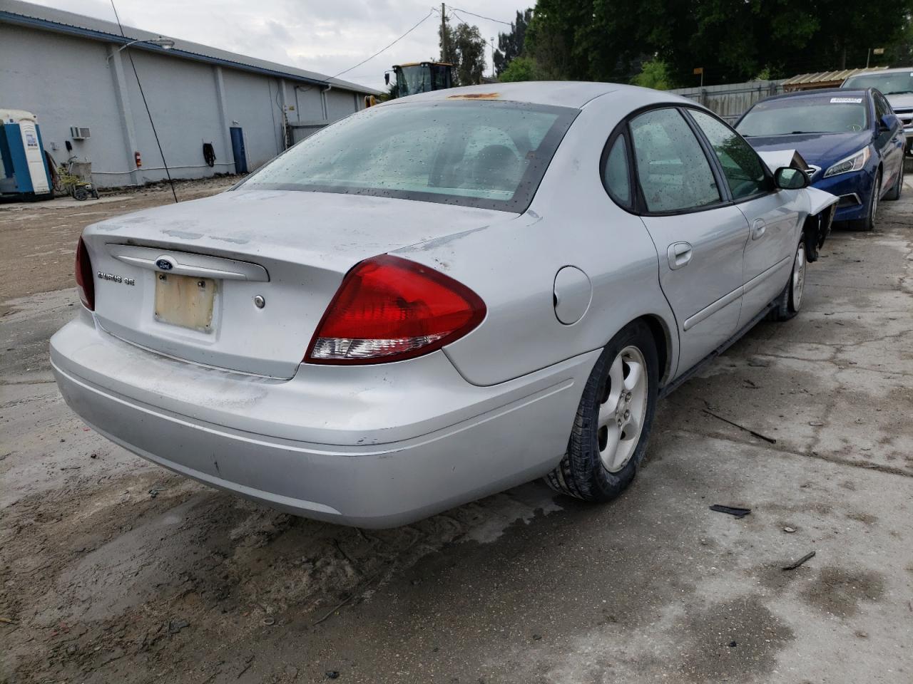 Photo 4 from auction – 2006 FORD TAURUS SE with VIN 1FAFP53U06A123050