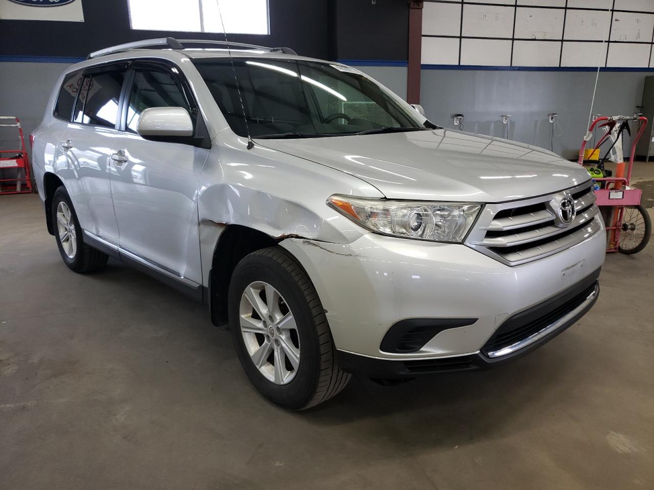 TOYOTA HIGHLANDER 2011 with VIN 5TDZK3EHXBS034402 - Photo from auction