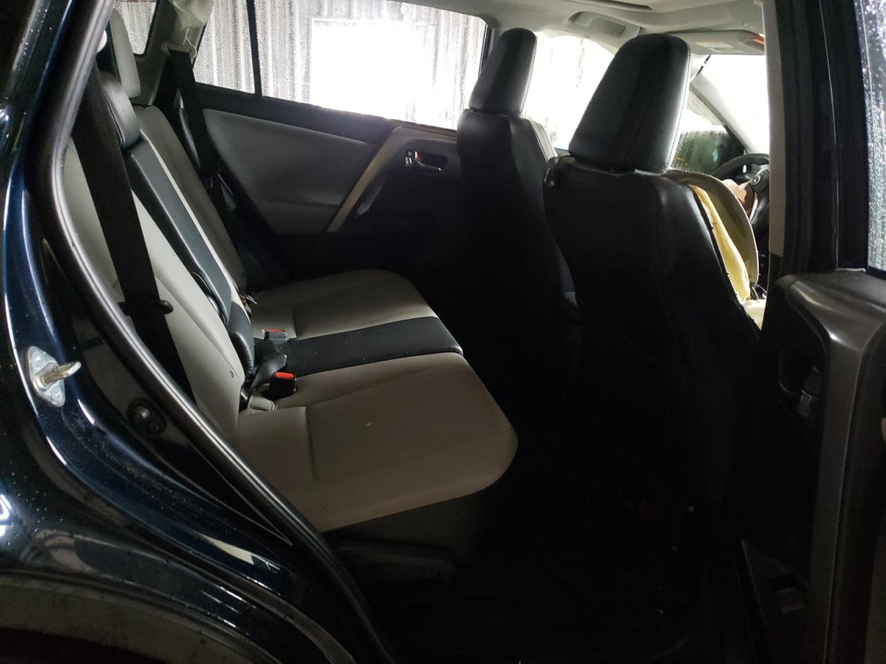 Photo 6 from auction – 2017 TOYOTA RAV4 LIMIT with VIN JTMDFREVXHJ703443