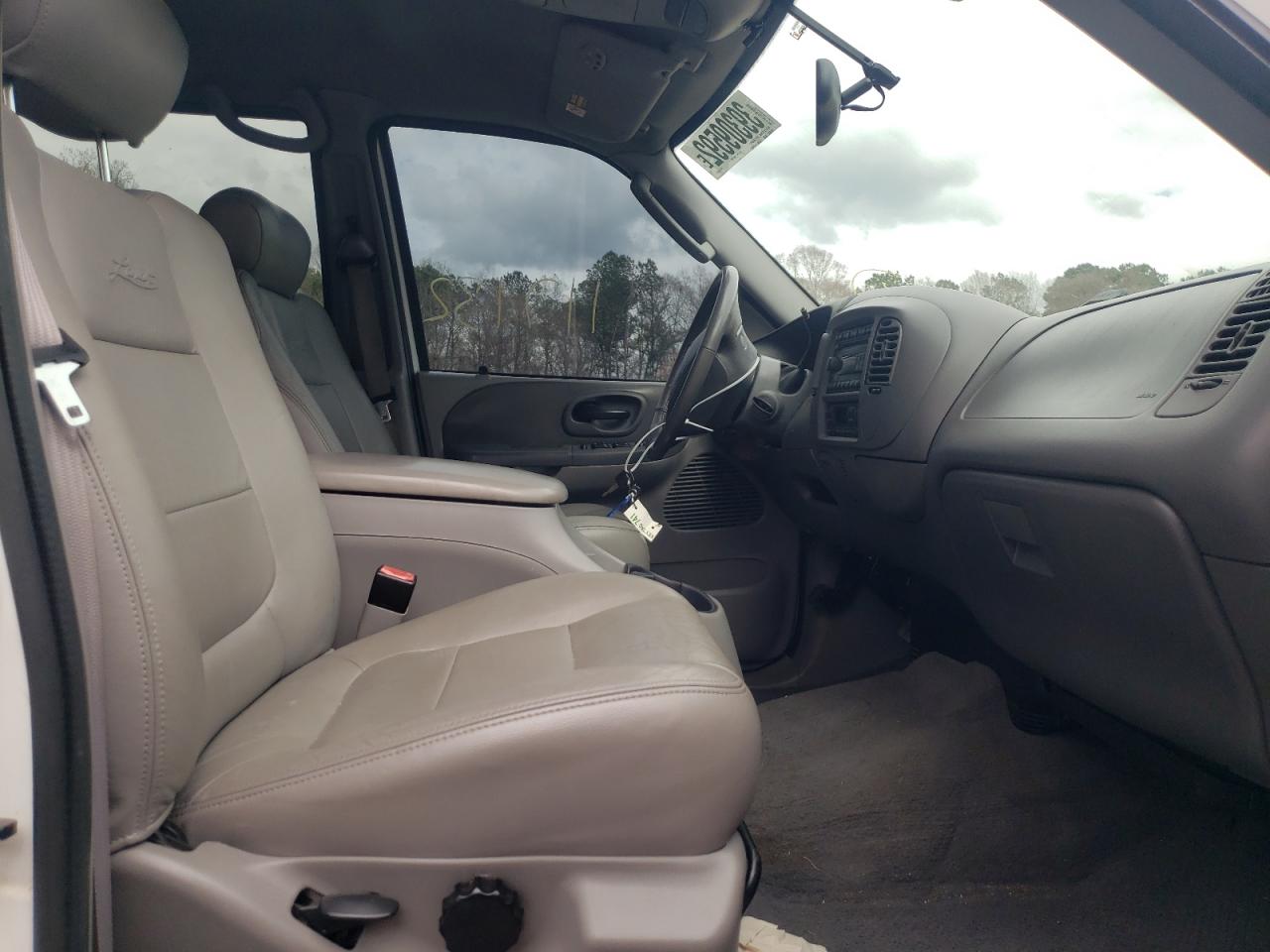 Photo 5 from auction – 2003 FORD F150 SUPER with VIN 1FTRW07L83KD82325