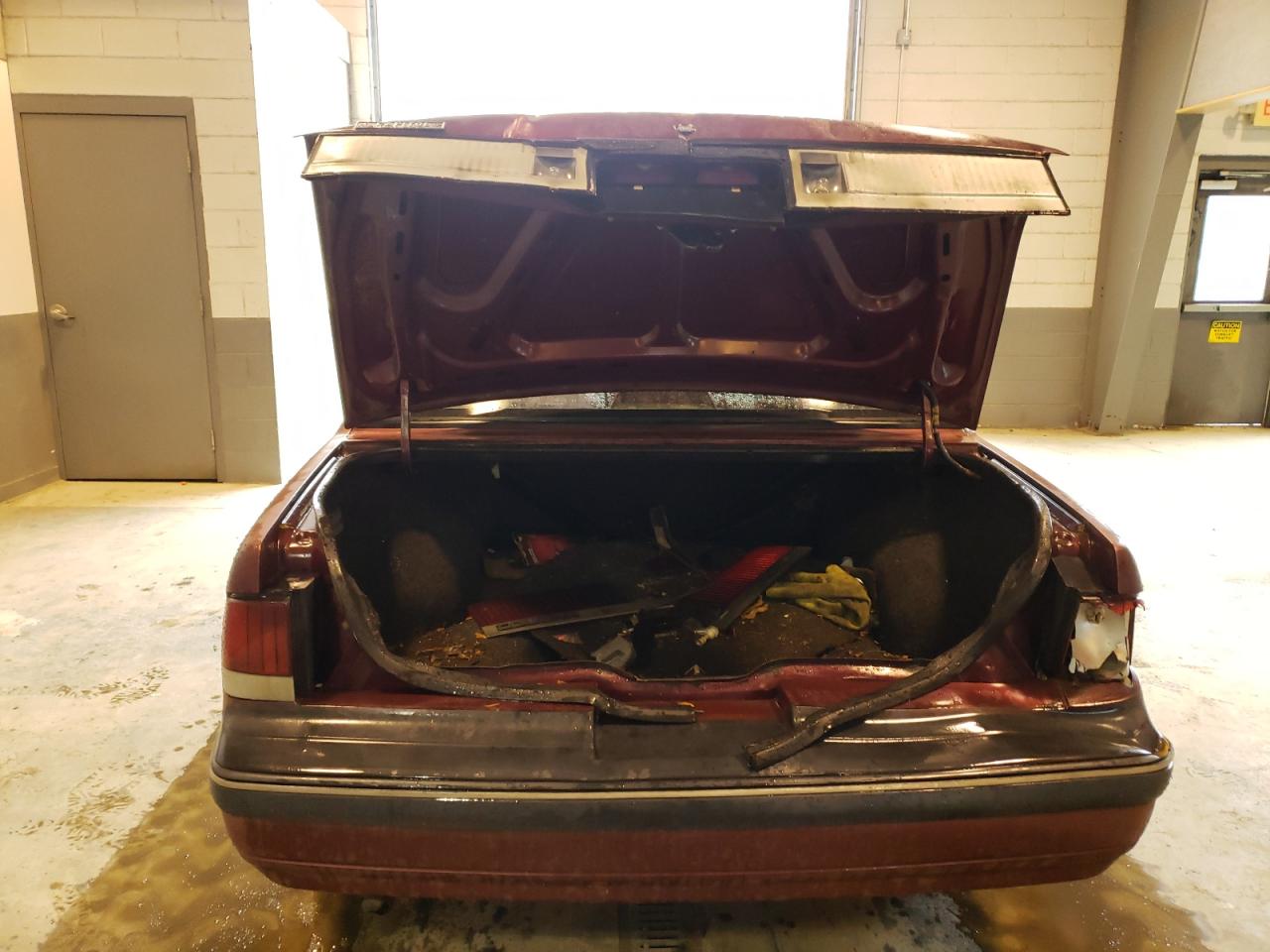 Photo 9 from auction – 1989 MERCURY COUGAR LS with VIN 1MEPM6043KH683842