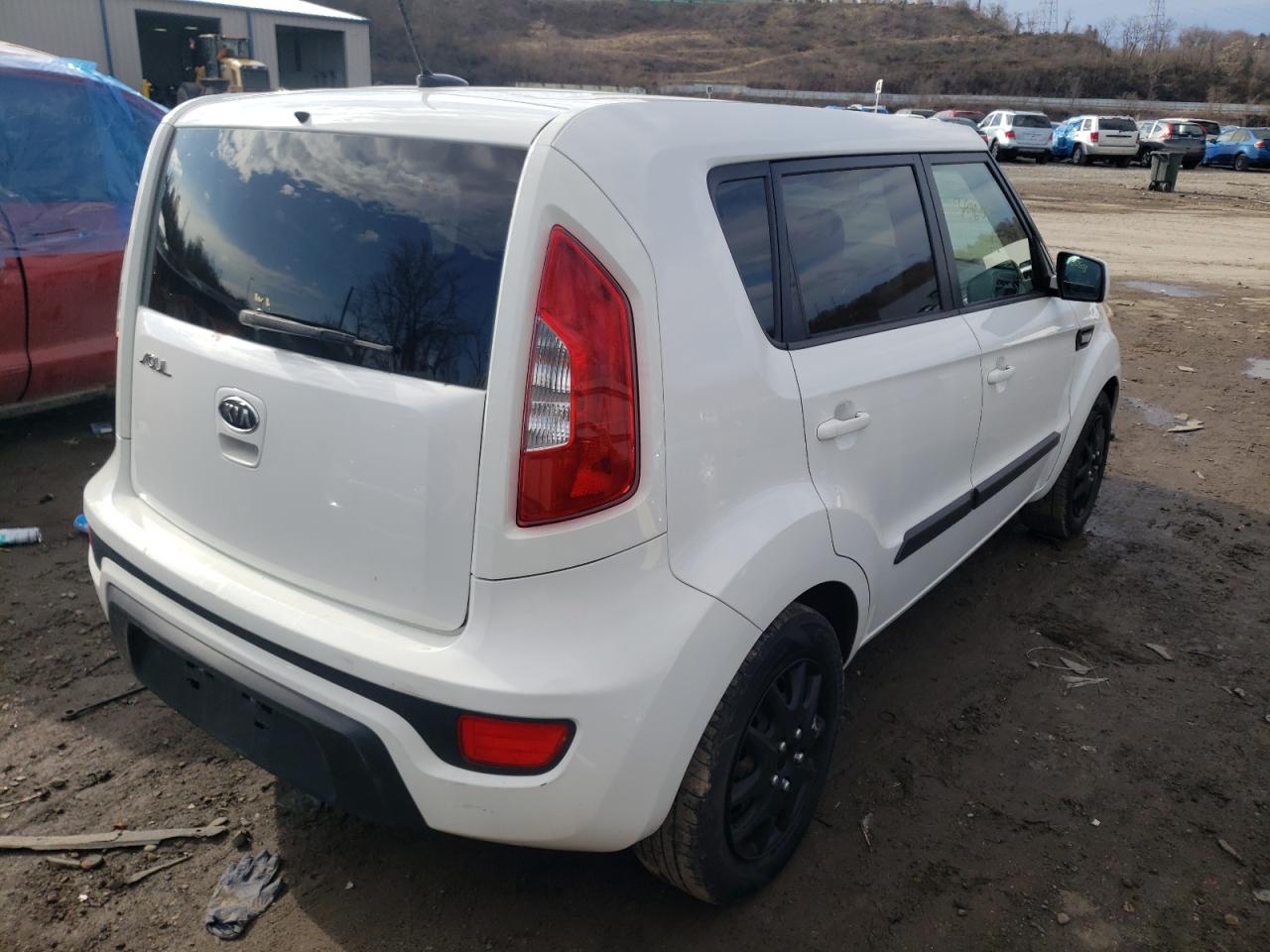 Photo 4 from auction – 2012 KIA SOUL with VIN KNDJT2A5XC7425755