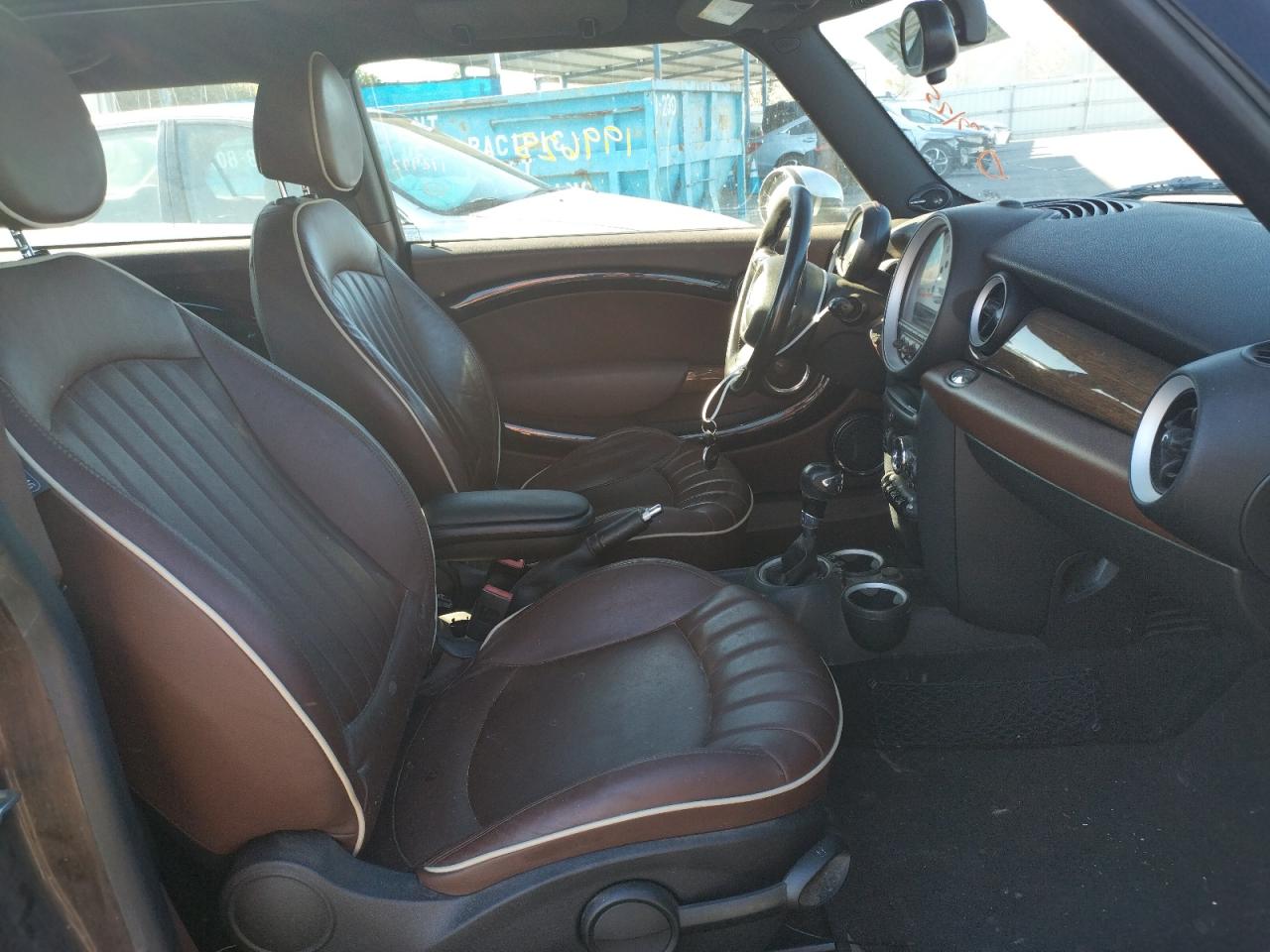 Photo 5 from auction – 2011 MINI COOPER CLU with VIN WMWZF3C5XBT187745