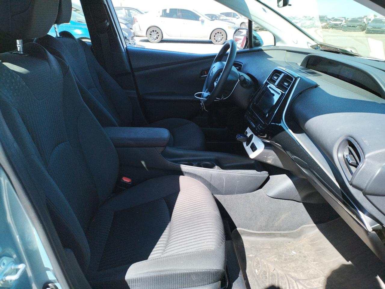 Photo 5 from auction – 2016 TOYOTA PRIUS with VIN JTDKARFUXG3025677