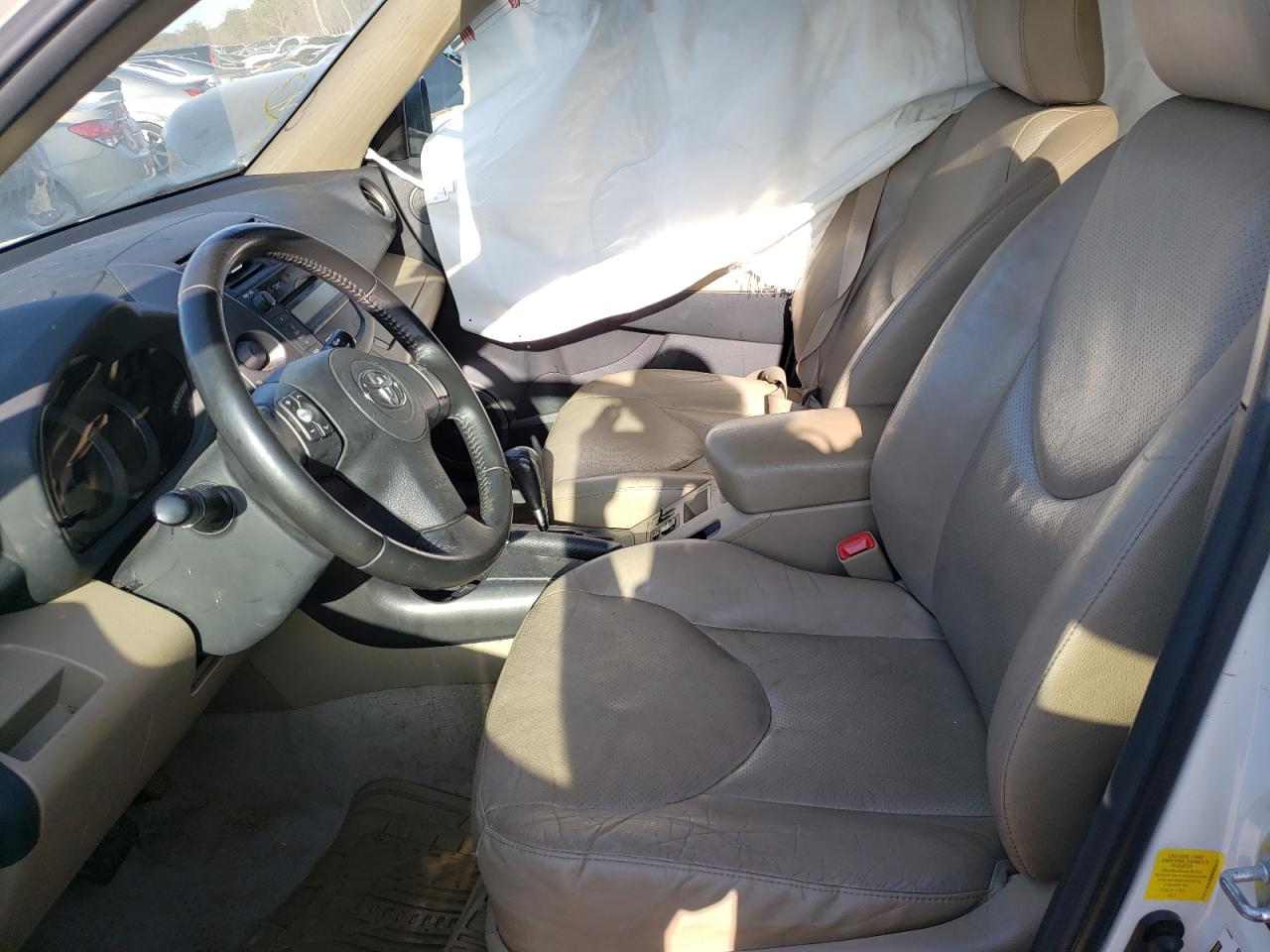 Photo 5 from auction – 2011 TOYOTA RAV4 LIMIT with VIN 2T3YF4DVXBW083031