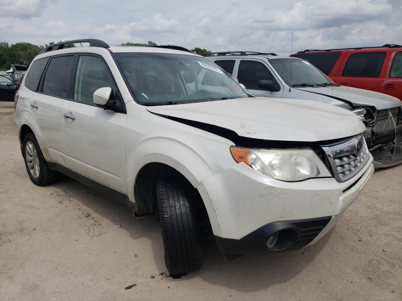 SUBARU FORESTER 2 2011 with VIN JF2SHADC4BH749885 - Photo from auction
