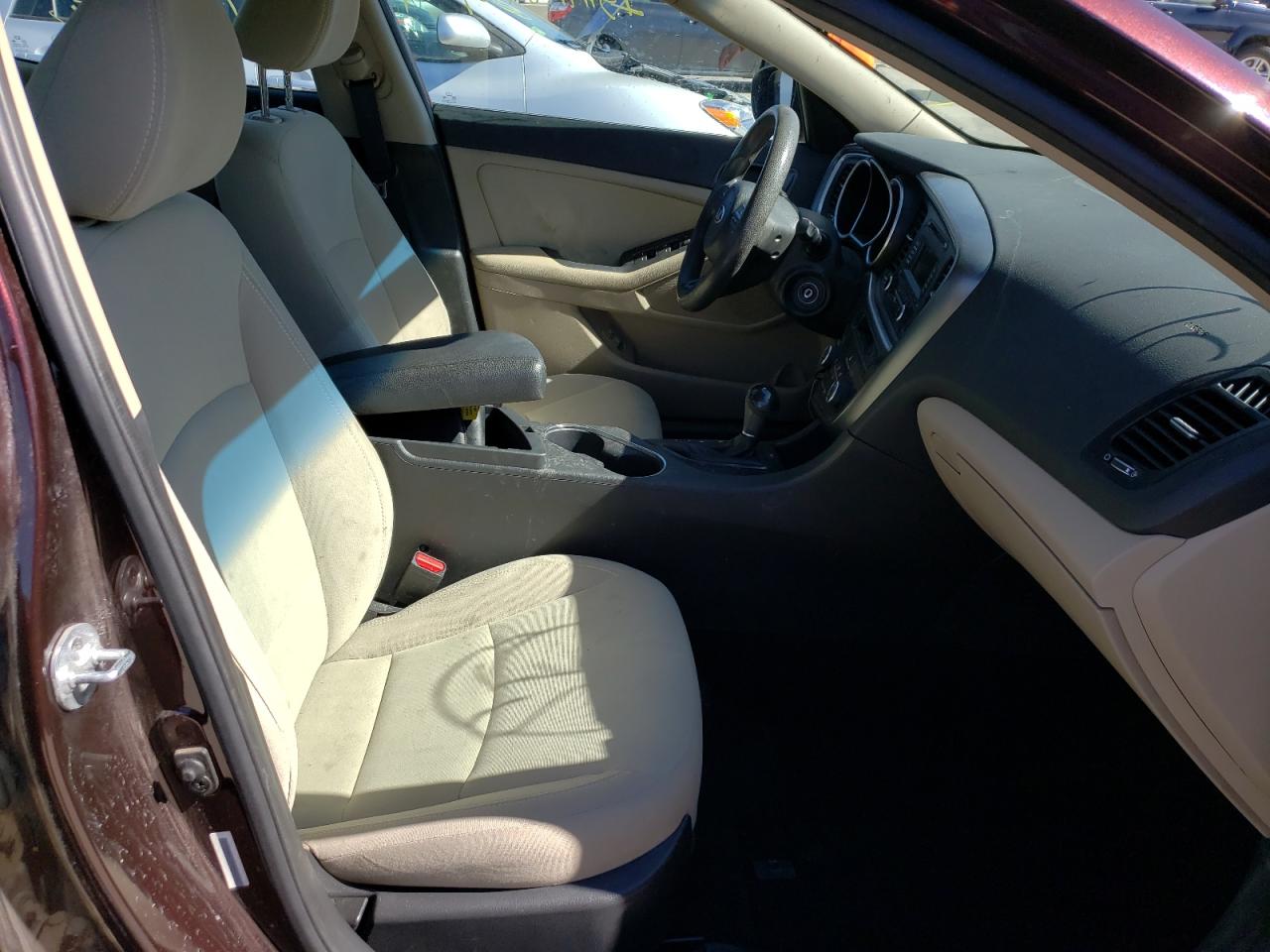 Photo 5 from auction – 2015 KIA OPTIMA LX with VIN 5XXGM4A70FG446548