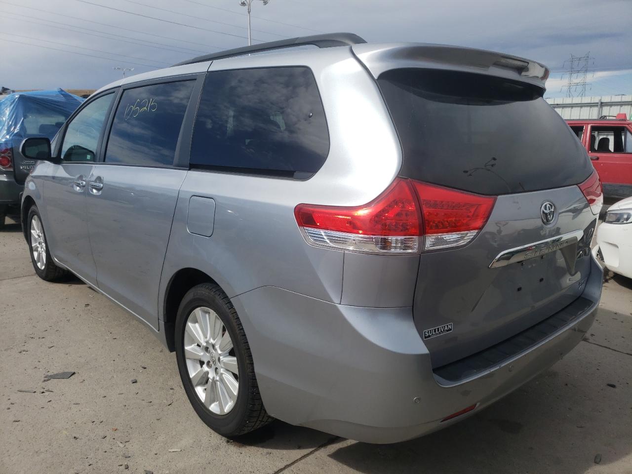 Photo 3 from auction – 2011 TOYOTA SIENNA XLE with VIN 5TDDK3DC3BS013830