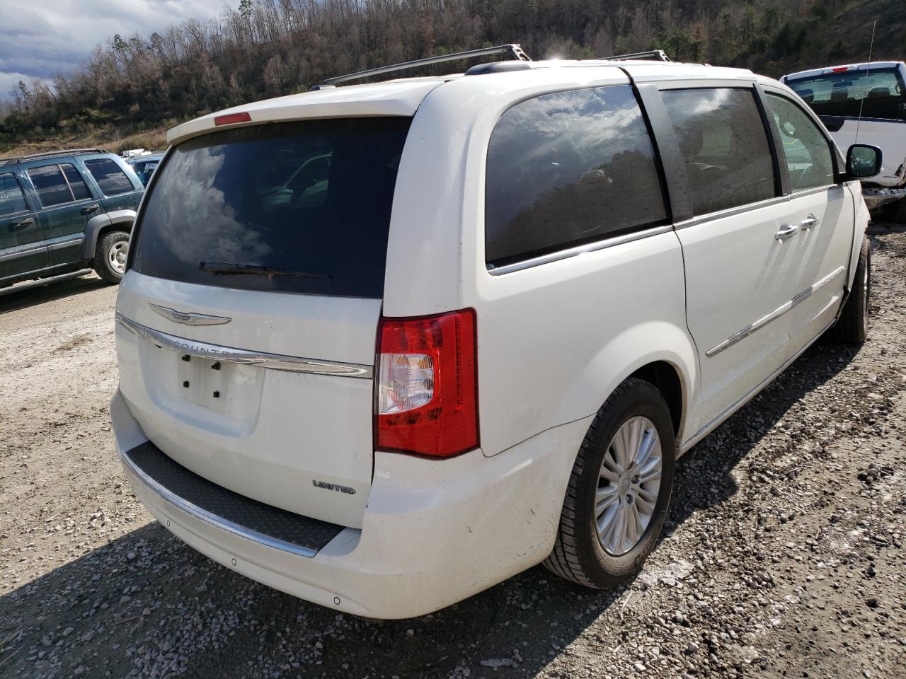 Photo 4 from auction – 2013 CHRYSLER TOWN & COU with VIN 2C4RC1GG6DR735018