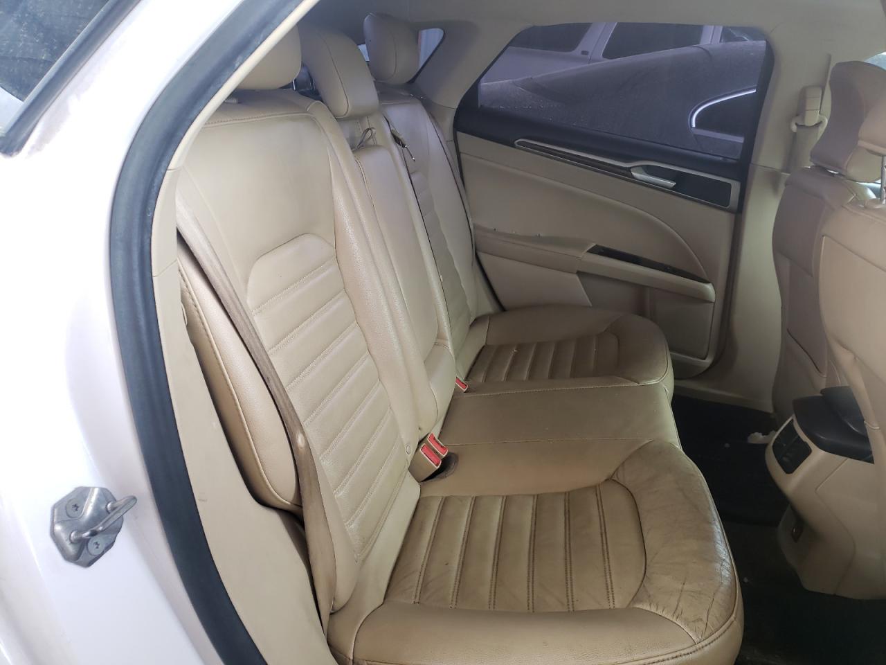 Photo 6 from auction – 2016 FORD FUSION SE with VIN 3FA6P0HD7GR331722
