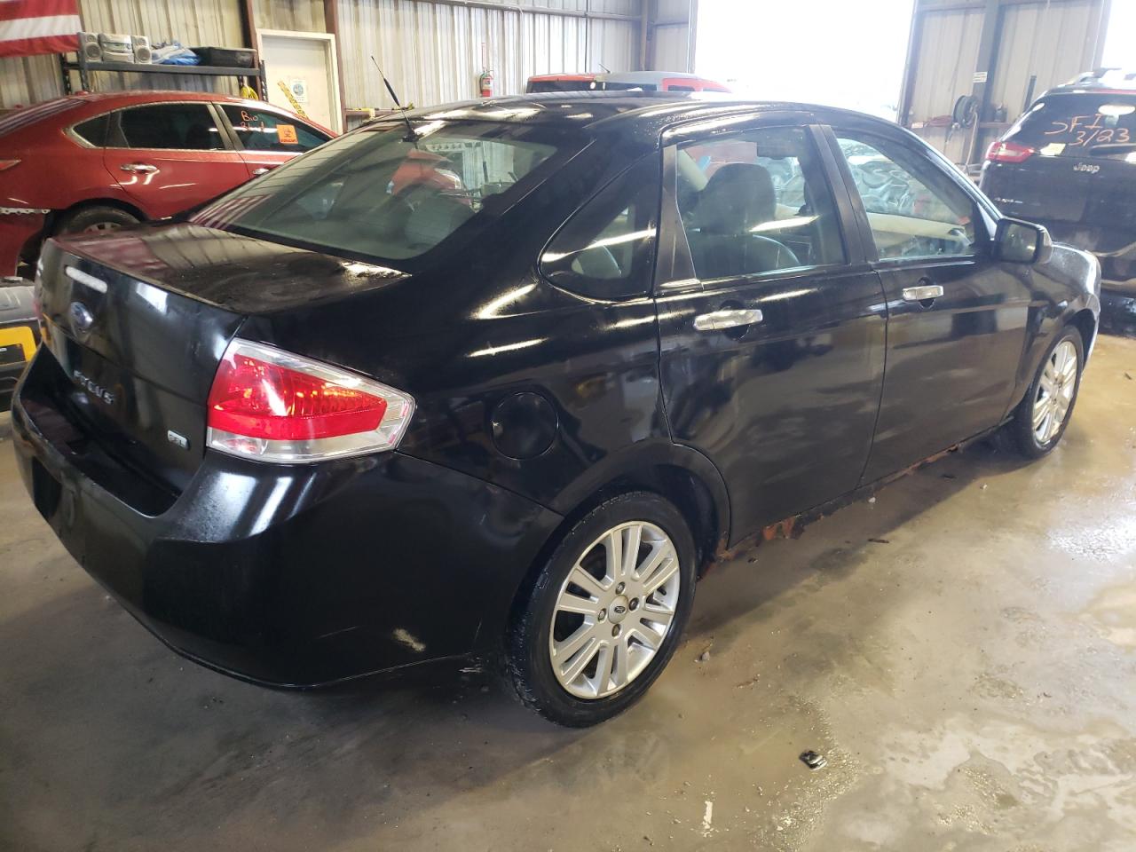 Photo 4 from auction – 2010 FORD FOCUS SEL with VIN 1FAHP3HN3AW263152