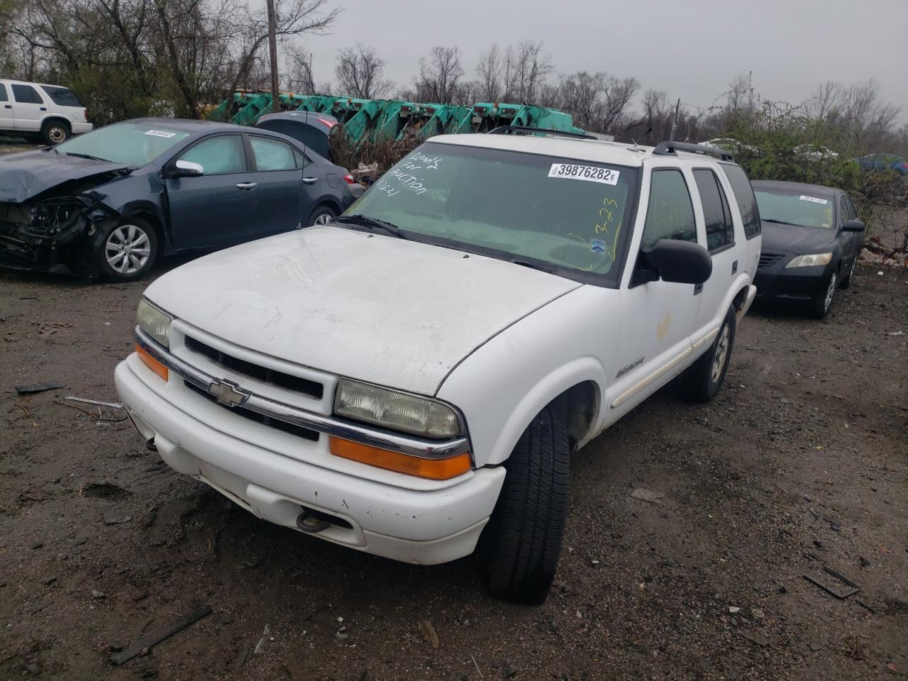 Photo 2 from auction – 2002 CHEVROLET BLAZER with VIN 1GNDT13W42K180693