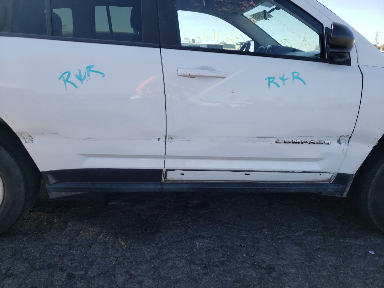 Photo 9 from auction – 2015 JEEP COMPASS SP with VIN 1C4NJCBA0FD427495