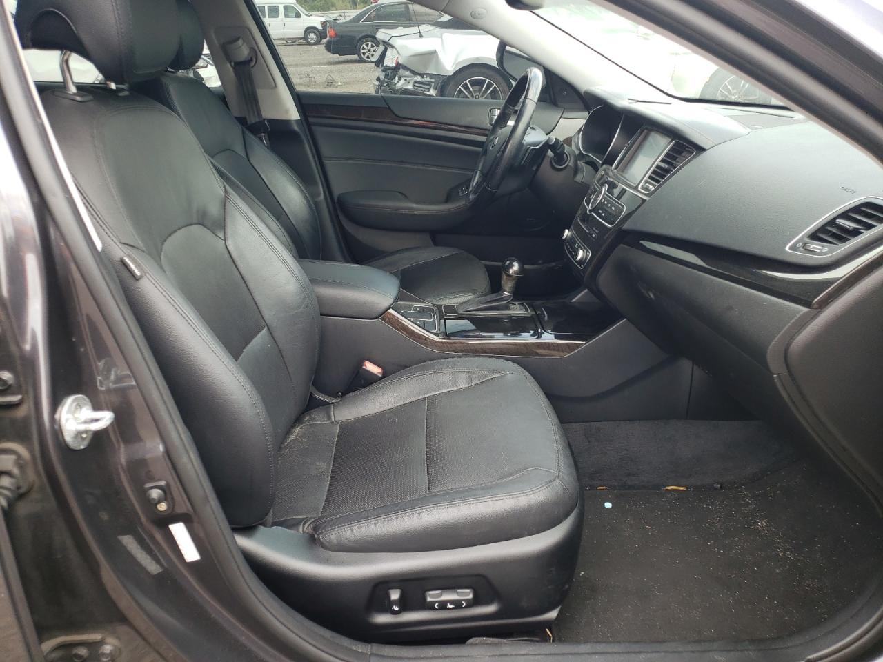 Photo 5 from auction – 2016 KIA CADENZA LU with VIN KNALN4D73G5218215