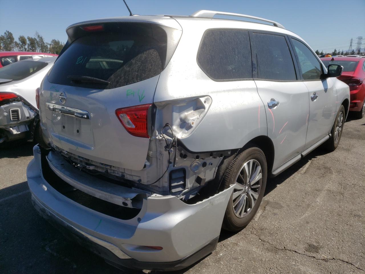 Photo 4 from auction – 2018 NISSAN PATHFINDER with VIN 5N1DR2MN3JC670212