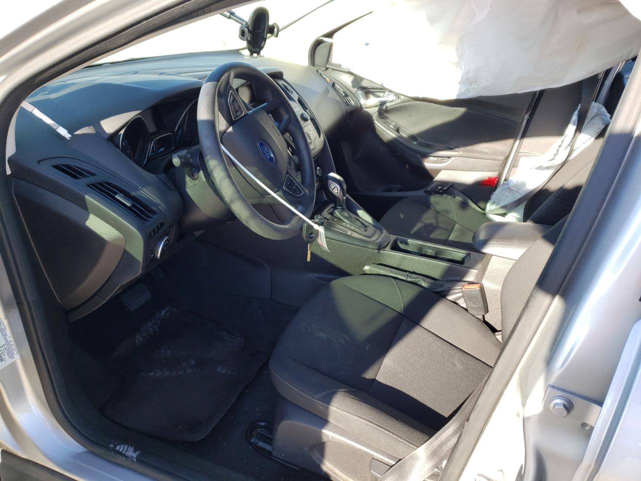 Photo 5 from auction – 2016 FORD FOCUS SE with VIN 1FADP3K23GL286650