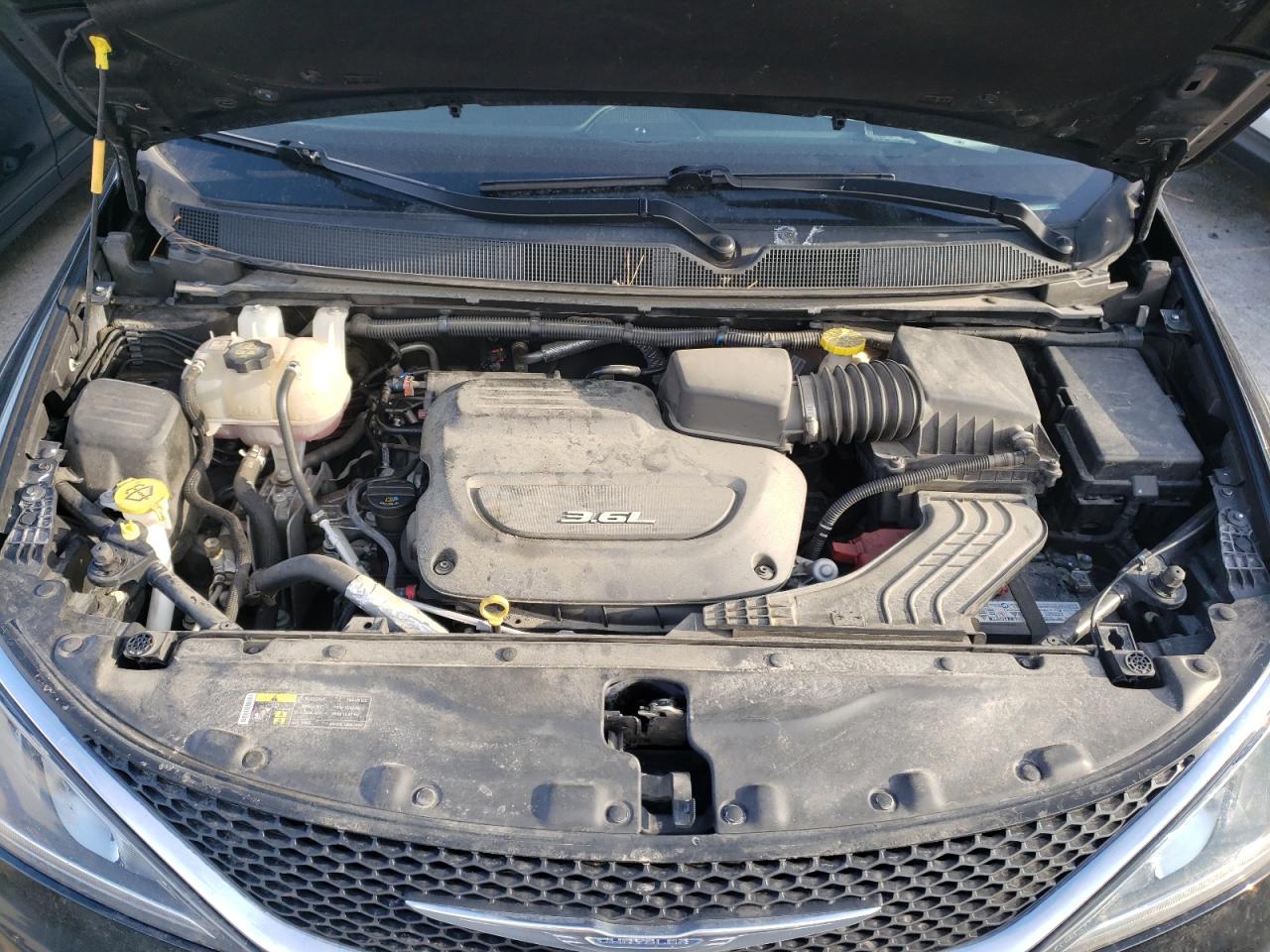 Photo 7 from auction – 2017 CHRYSLER PACIFICA T with VIN 2C4RC1BG4HR553542