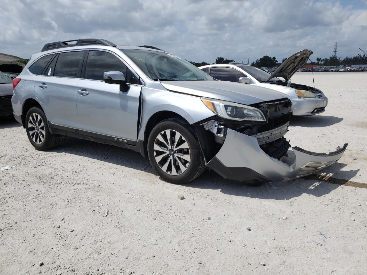 SUBARU OUTBACK 3. 2015 with VIN 4S4BSENC1F3275222 - Photo from auction