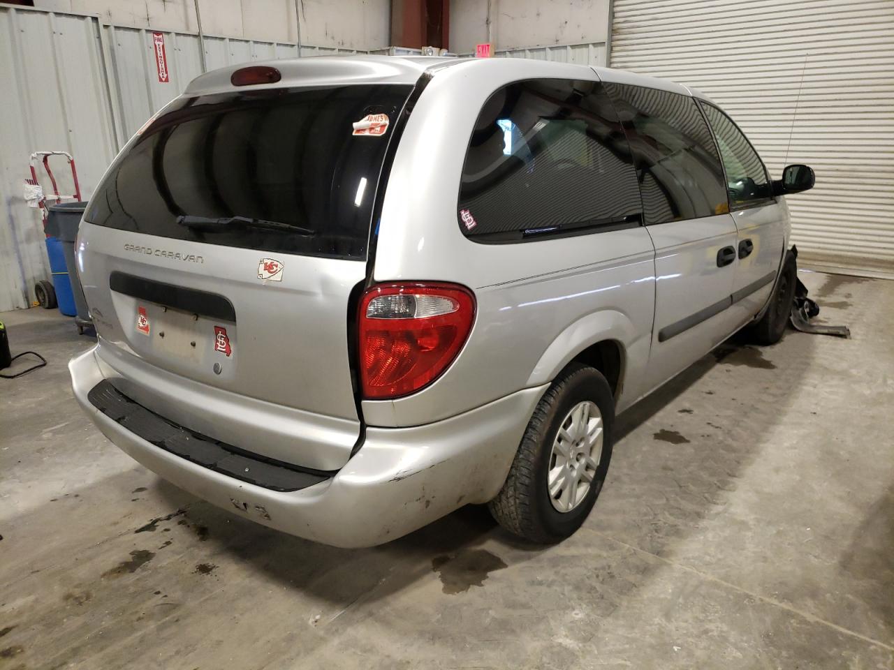 Photo 4 from auction – 2005 DODGE GRAND CARA with VIN 1D4GP24R35B284690