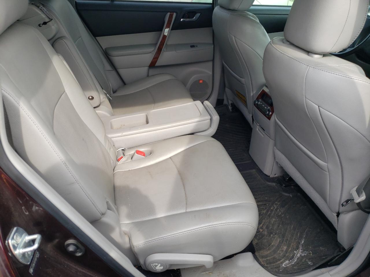 Foto 6 de la subasta – 2013 TOYOTA HIGHLANDER con VIN 5TDDK3EH3DS182436