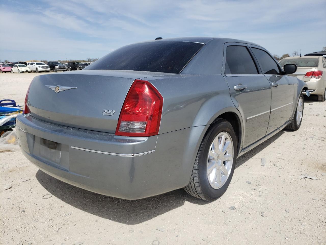 Photo 4 from auction – 2007 CHRYSLER 300C with VIN 2C3KA53G97H833477