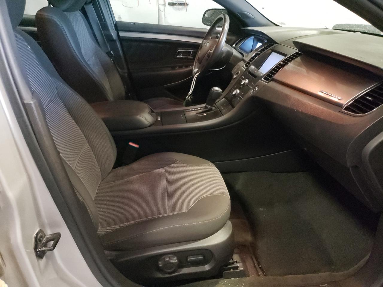 Photo 5 from auction – 2014 FORD TAURUS SEL with VIN 1FAHP2E93EG174537