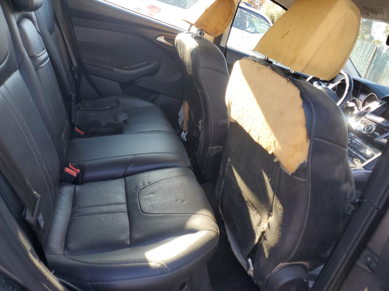 Photo 6 from auction – 2012 FORD FOCUS TITA with VIN 1FAHP3N24CL468607