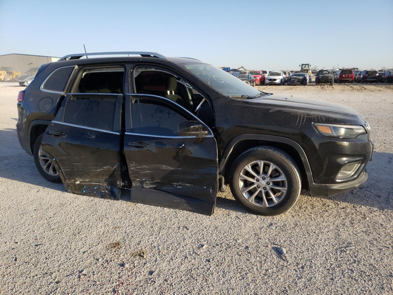 Photo 9 from auction – 2019 JEEP CHEROKEE L with VIN 1C4PJLCB1KD149944